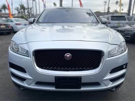2018 Jaguar F-Pace - Image 2 of 19