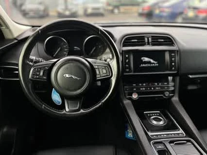 2018 Jaguar F-Pace - Image 10 of 19