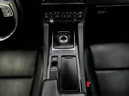 2018 Jaguar F-Pace - Image 12 of 19