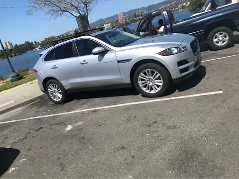 2018 Jaguar F-PACE 25t Premium Sport Utility 4D