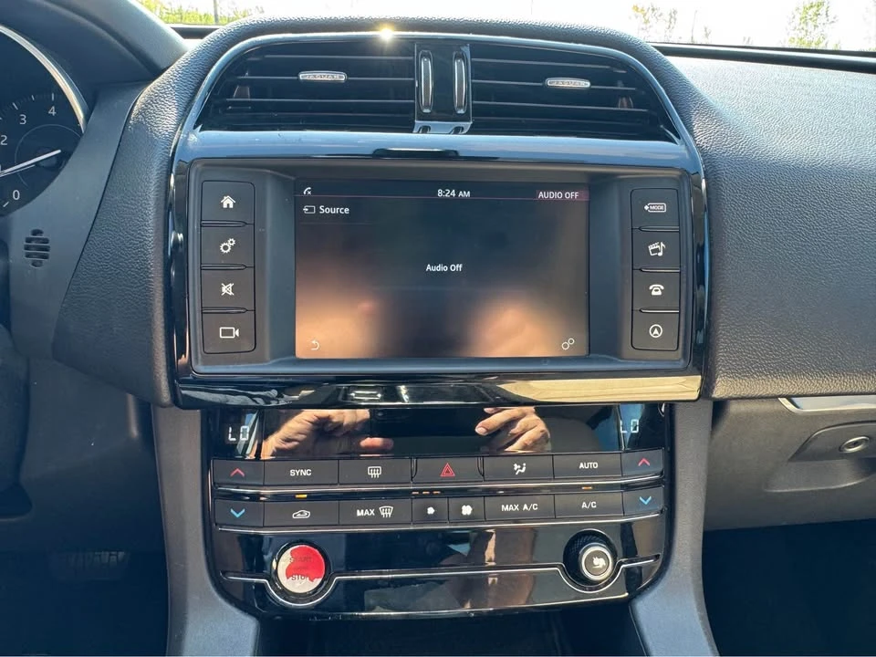 2018 Jaguar F-Pace - Image 19 of 20