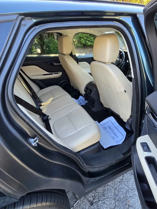 2018 Jaguar F-Pace - Image 9 of 15