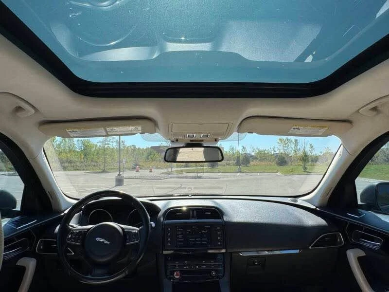 2018 Jaguar F-Pace - Image 6 of 11