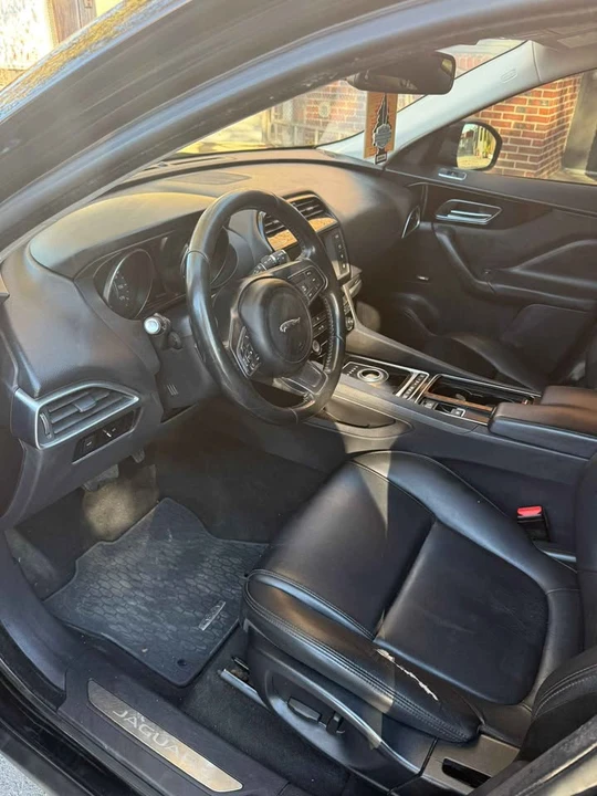 2018 Jaguar F-Pace - Image 6 of 9