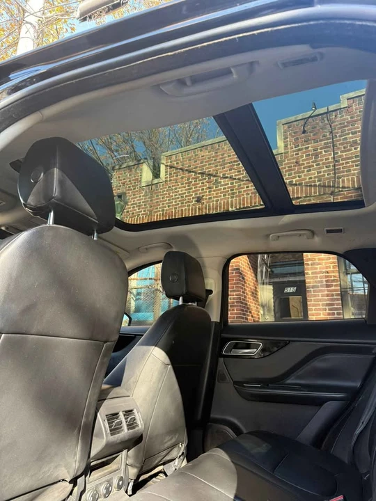 2018 Jaguar F-Pace - Image 2 of 9