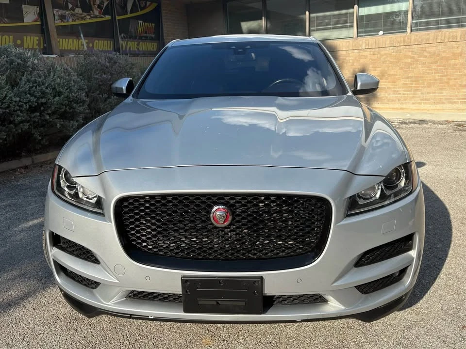 2018 Jaguar F-Pace - Image 2 of 13