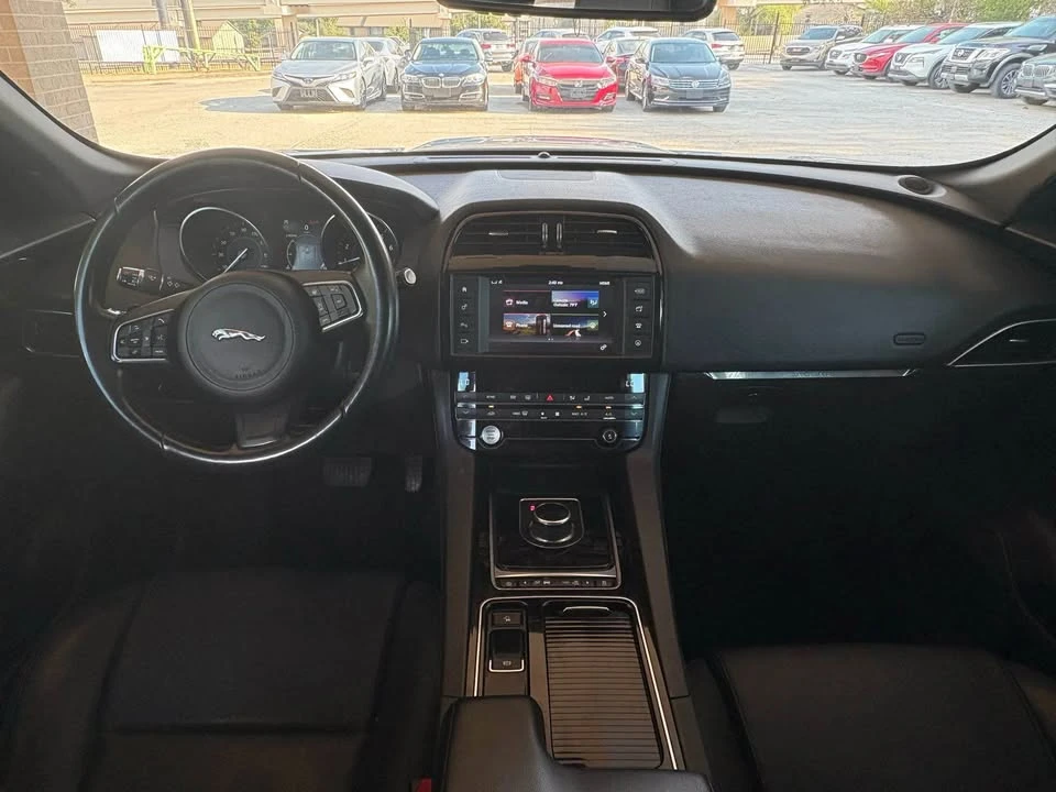 2018 Jaguar F-Pace - Image 9 of 13