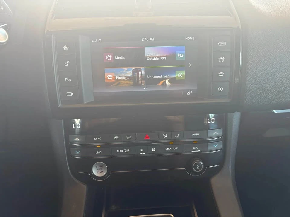 2018 Jaguar F-Pace - Image 10 of 13
