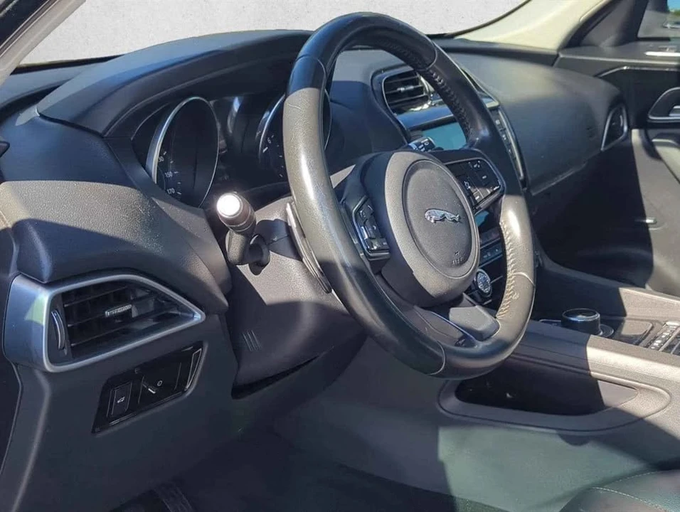 2018 Jaguar F-Pace - Image 3 of 11