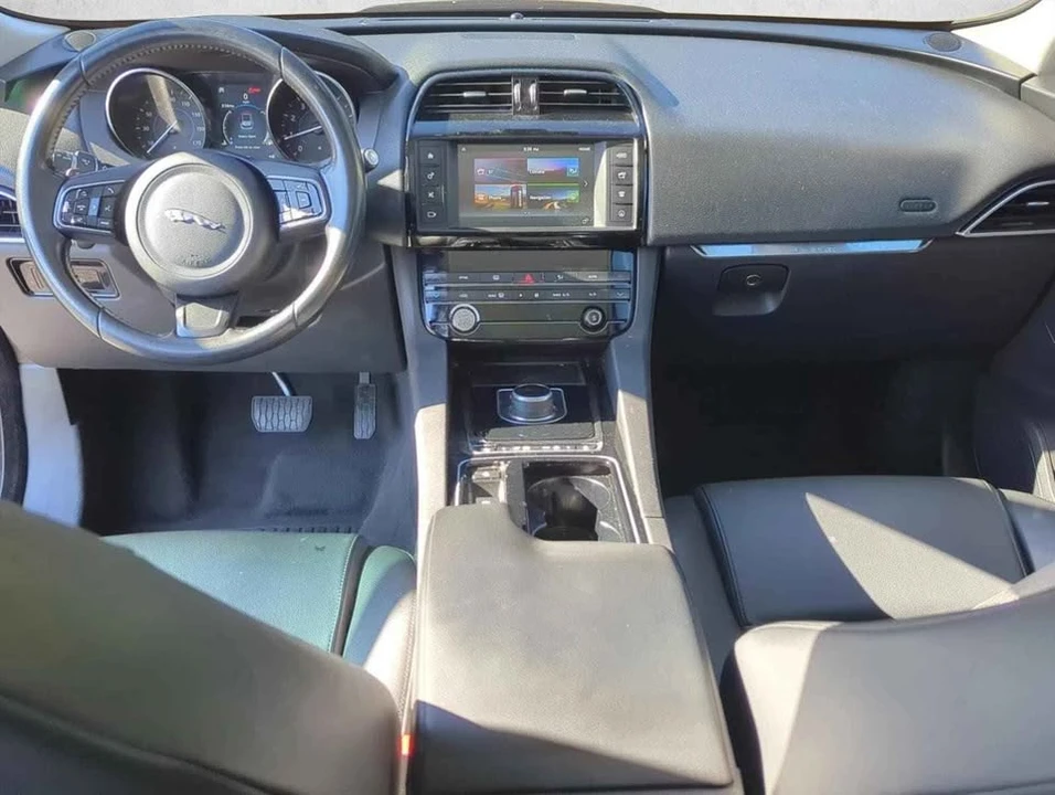 2018 Jaguar F-Pace - Image 6 of 11
