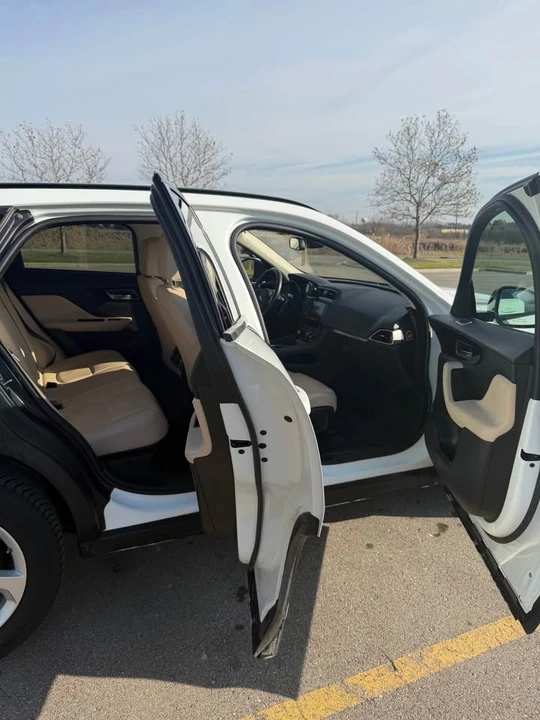 2018 Jaguar F-Pace - Image 6 of 12