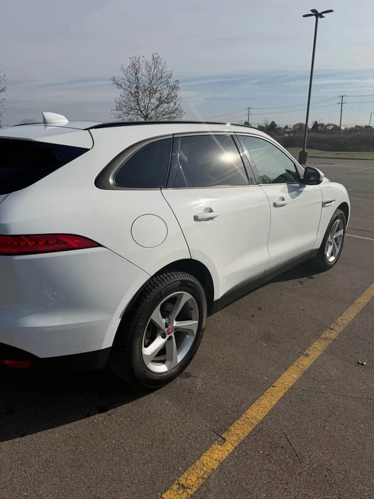 2018 Jaguar F-Pace - Image 11 of 12