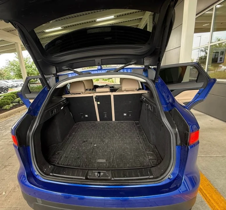 2018 Jaguar F-Pace - Image 11 of 13