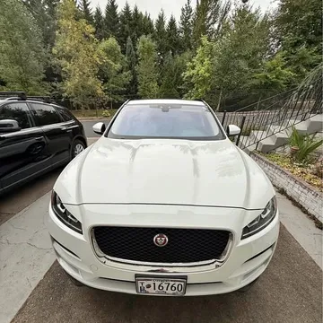 2018 Jaguar F-PACE 25t Premium Sport Utility 4D