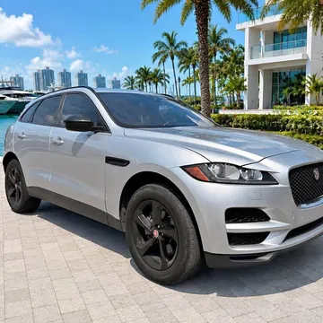 2018 Jaguar F-PACE 25t Premium Sport Utility 4D