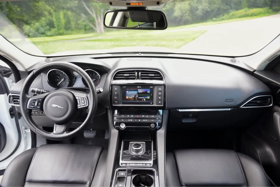 2018 Jaguar F-Pace - Image 16 of 20