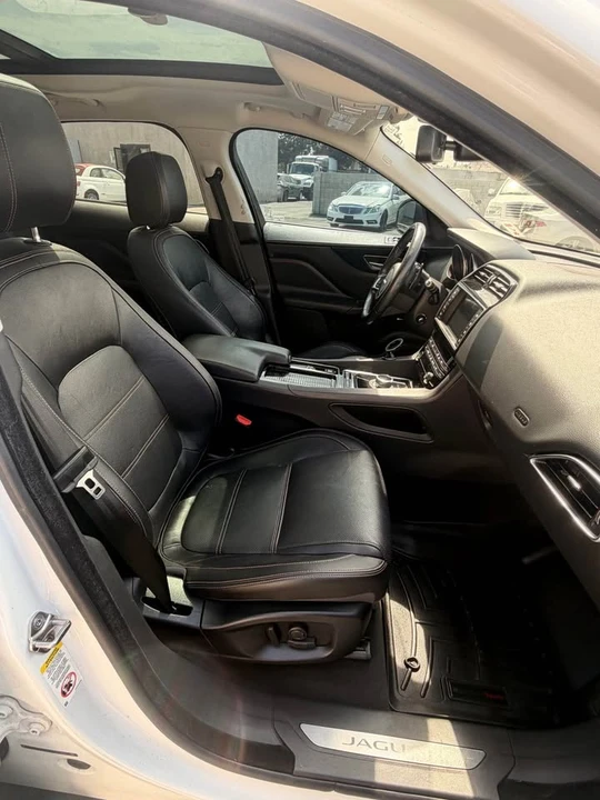 2018 Jaguar F-Pace - Image 9 of 12