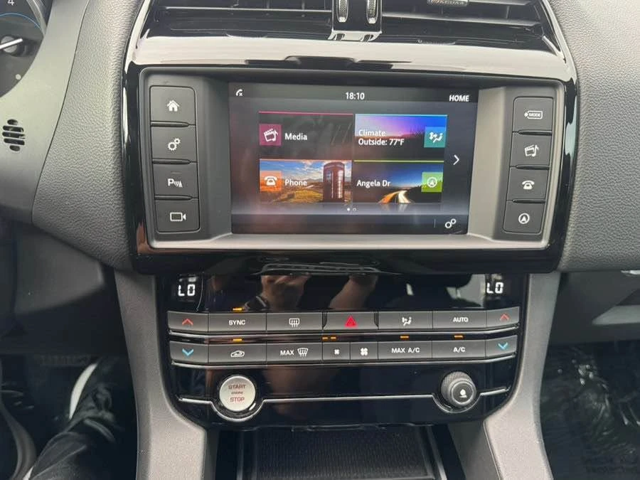 2018 Jaguar F-Pace - Image 15 of 20