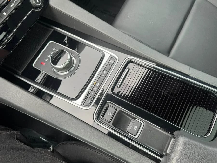2018 Jaguar F-Pace - Image 16 of 20
