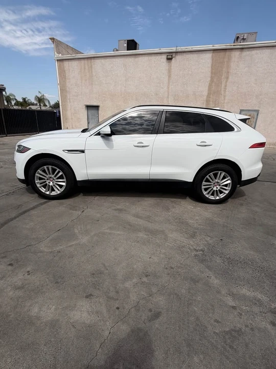 2018 Jaguar F-Pace - Image 3 of 12