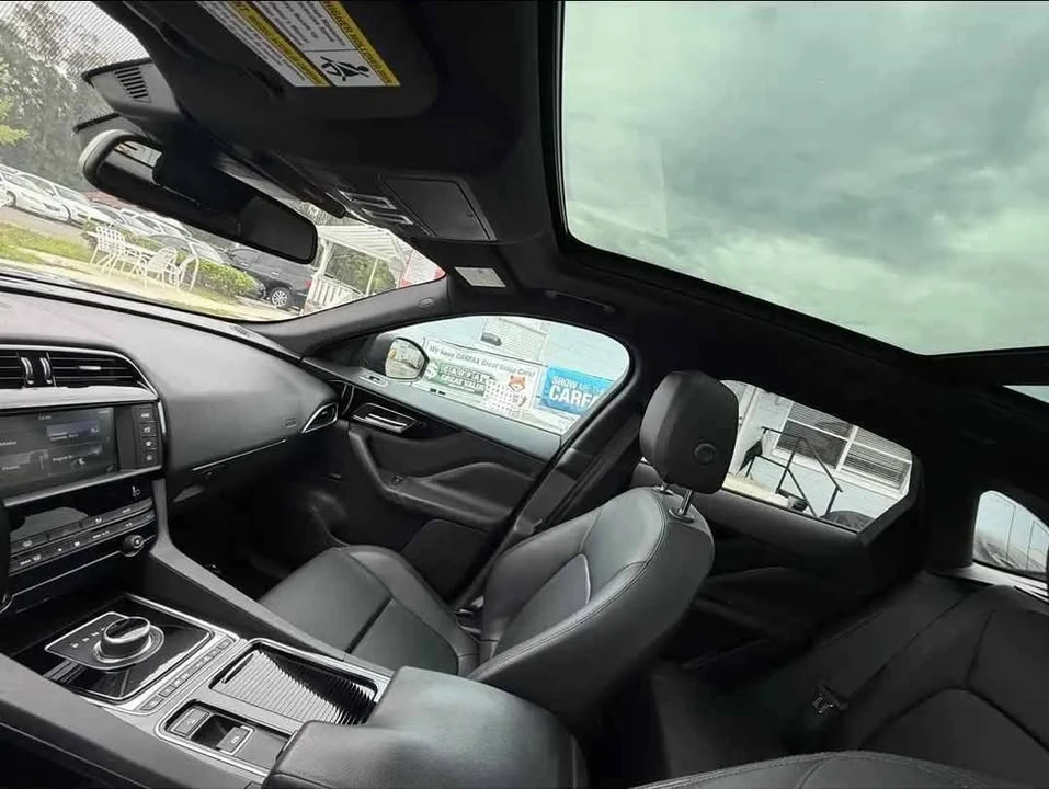 2018 Jaguar F-Pace - Image 11 of 11