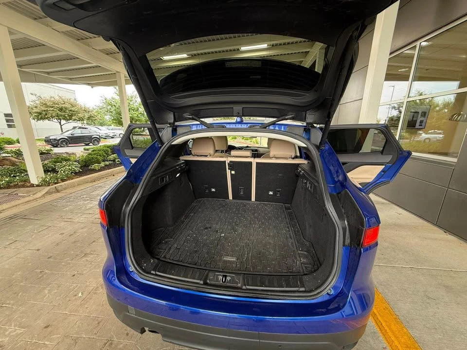 2018 Jaguar F-Pace - Image 11 of 12