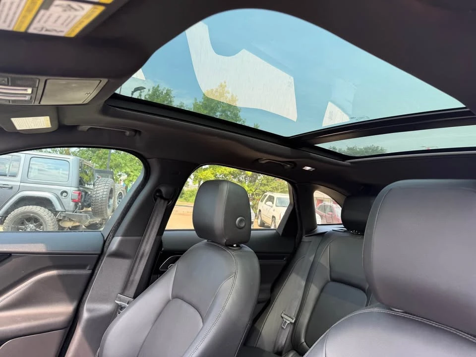 2018 Jaguar F-Pace - Image 6 of 9
