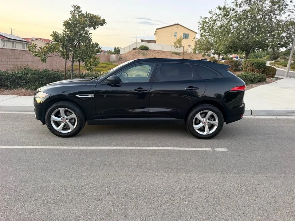 2018 Jaguar F-Pace - Image 2 of 13