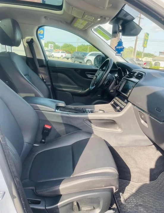 2018 Jaguar F-Pace - Image 16 of 19