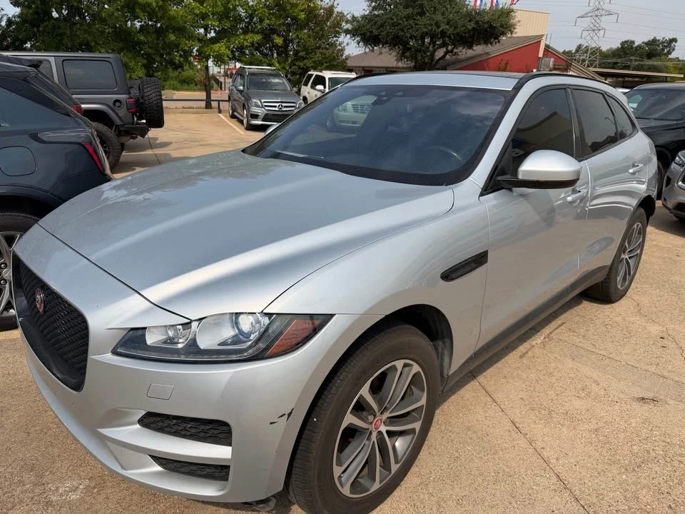 2018 Jaguar F-Pace - Image 2 of 9