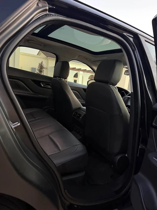 2018 Jaguar F-Pace - Image 11 of 13