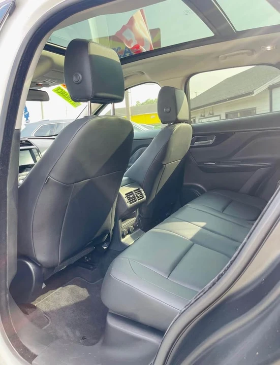 2018 Jaguar F-Pace - Image 9 of 19