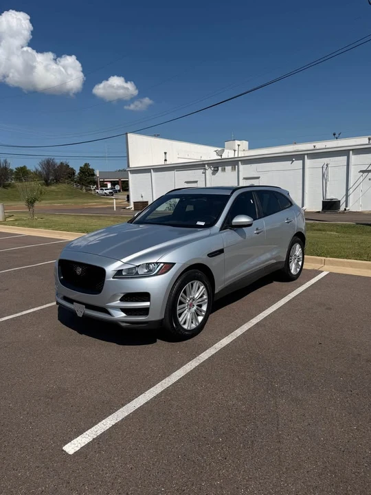 2018 Jaguar F-Pace - Image 2 of 11