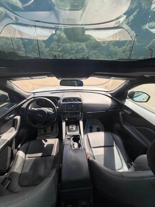 2018 Jaguar F-Pace - Image 6 of 11