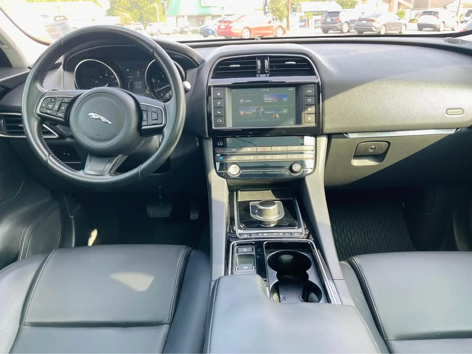 2018 Jaguar F-Pace - Image 13 of 20