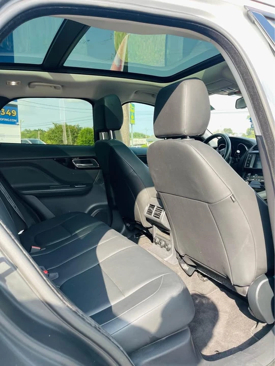 2018 Jaguar F-Pace - Image 17 of 20