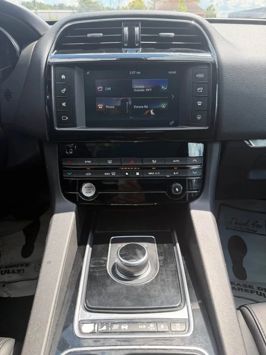 2018 Jaguar F-Pace - Image 8 of 11