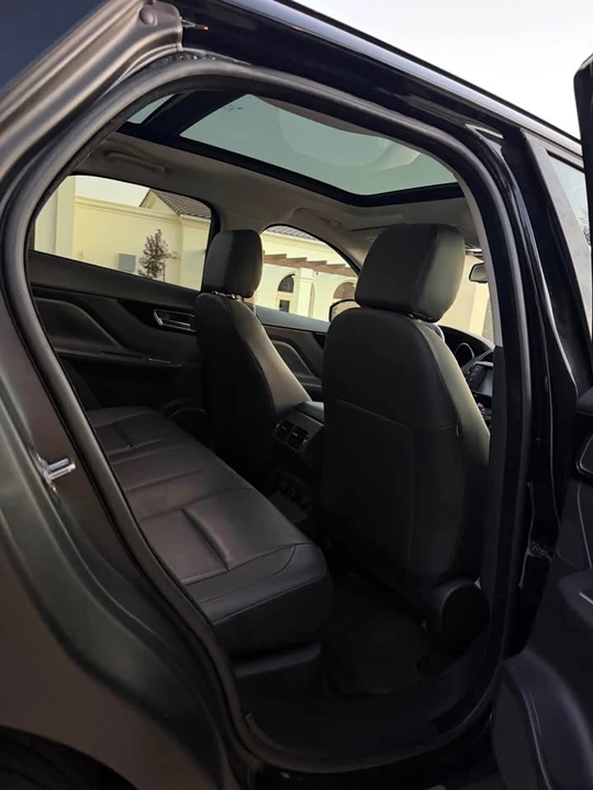 2018 Jaguar F-Pace - Image 11 of 13