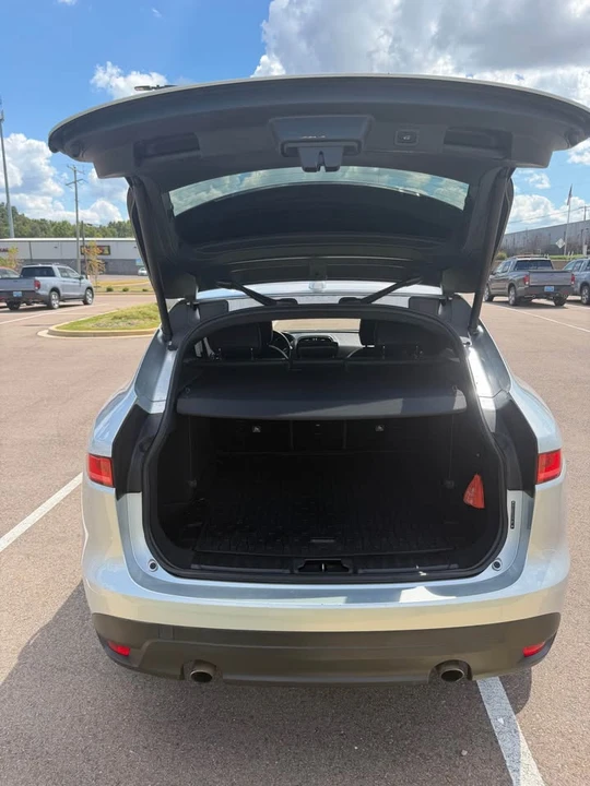2018 Jaguar F-Pace - Image 10 of 11