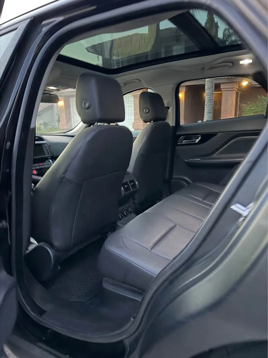 2018 Jaguar F-Pace - Image 10 of 13
