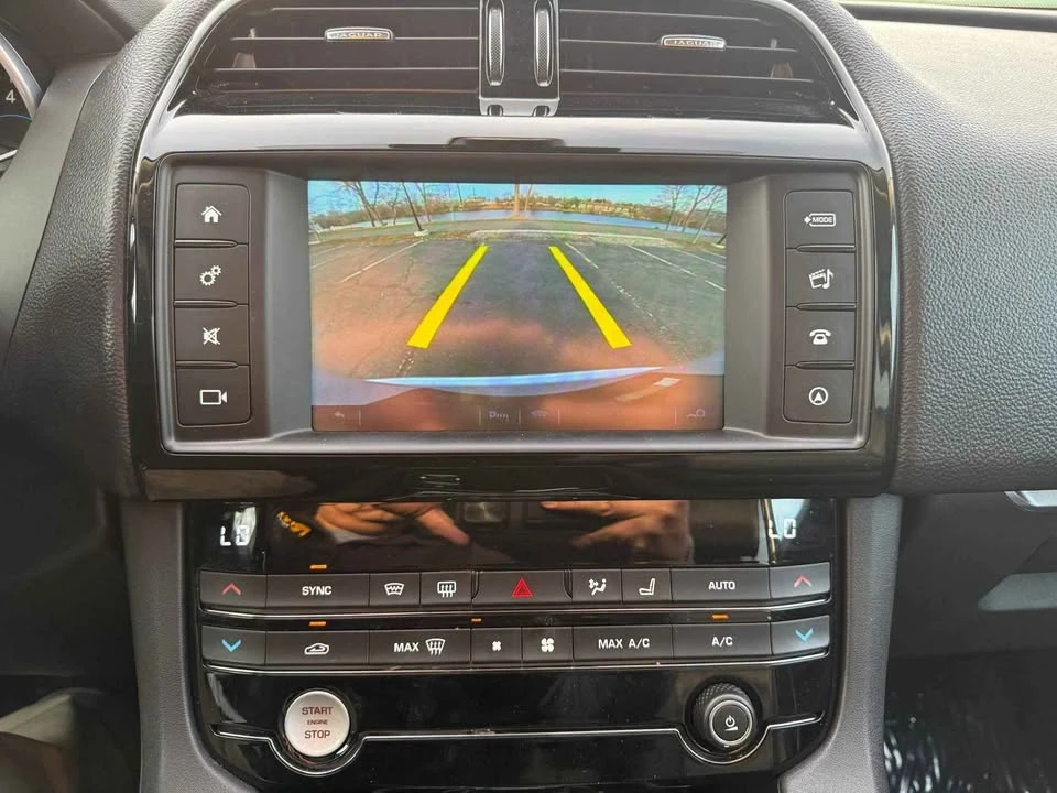2018 Jaguar F-Pace - Image 7 of 20