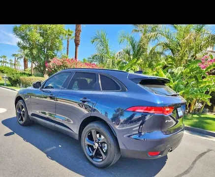 2018 Jaguar F-PACE 25t Premium Sport Utility 4D