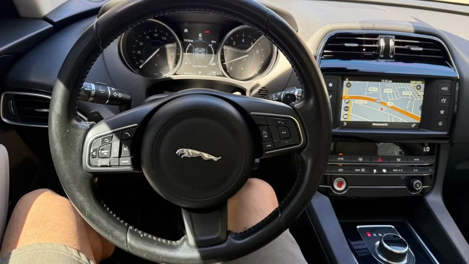 2018 Jaguar F-Pace - Image 17 of 18