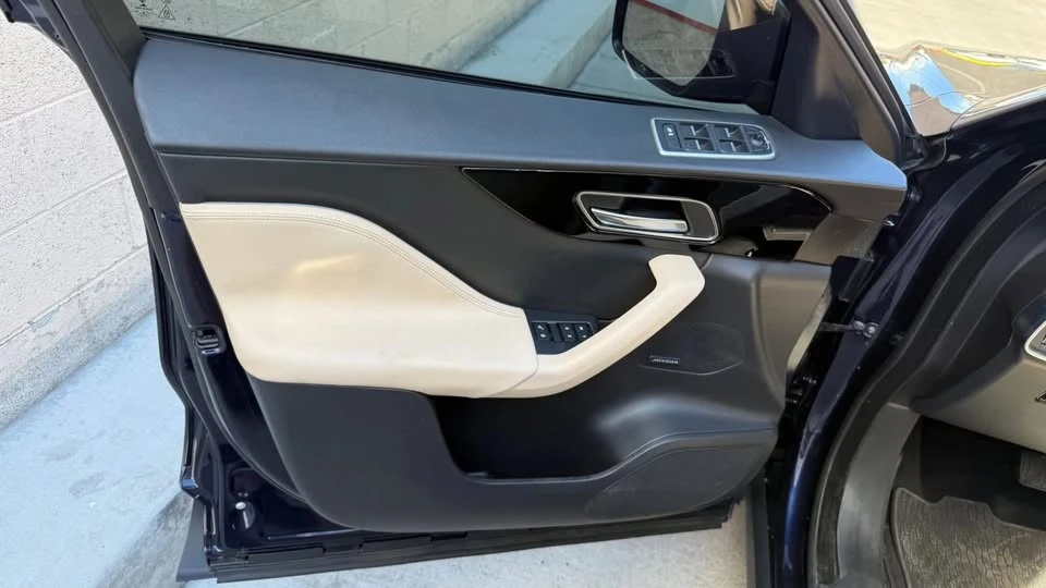 2018 Jaguar F-Pace - Image 15 of 18