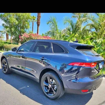2018 Jaguar F-PACE 25t Premium Sport Utility 4D