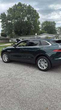 2018 Jaguar F-PACE 25t Prestige Sport Utility 4D