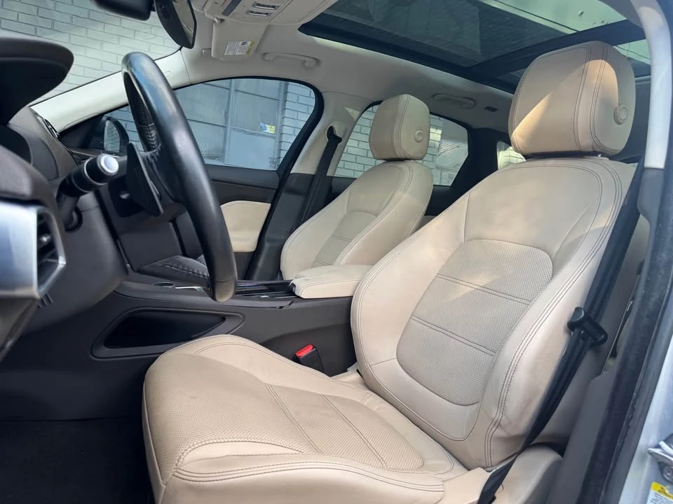 2018 Jaguar F-Pace - Image 10 of 15
