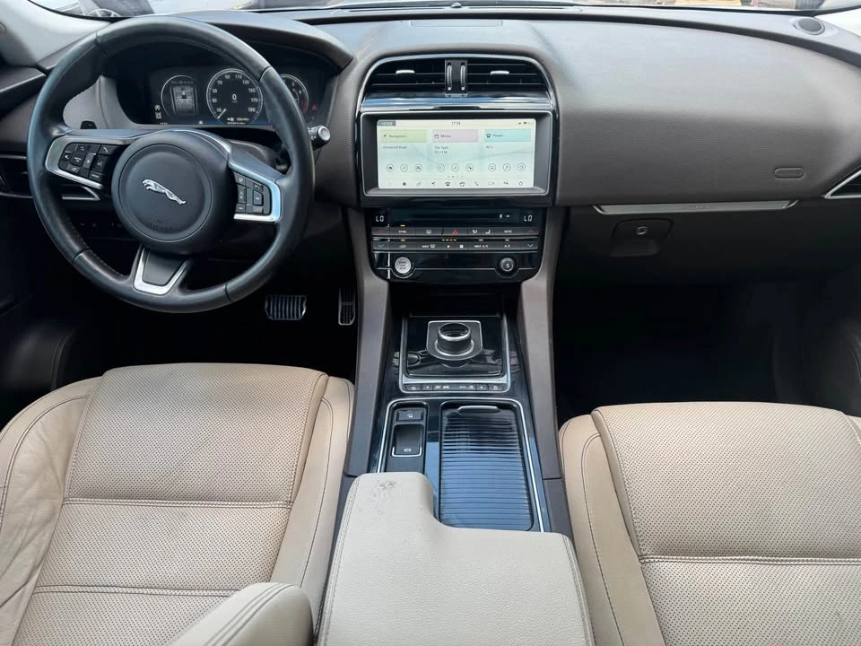 2018 Jaguar F-Pace - Image 9 of 15