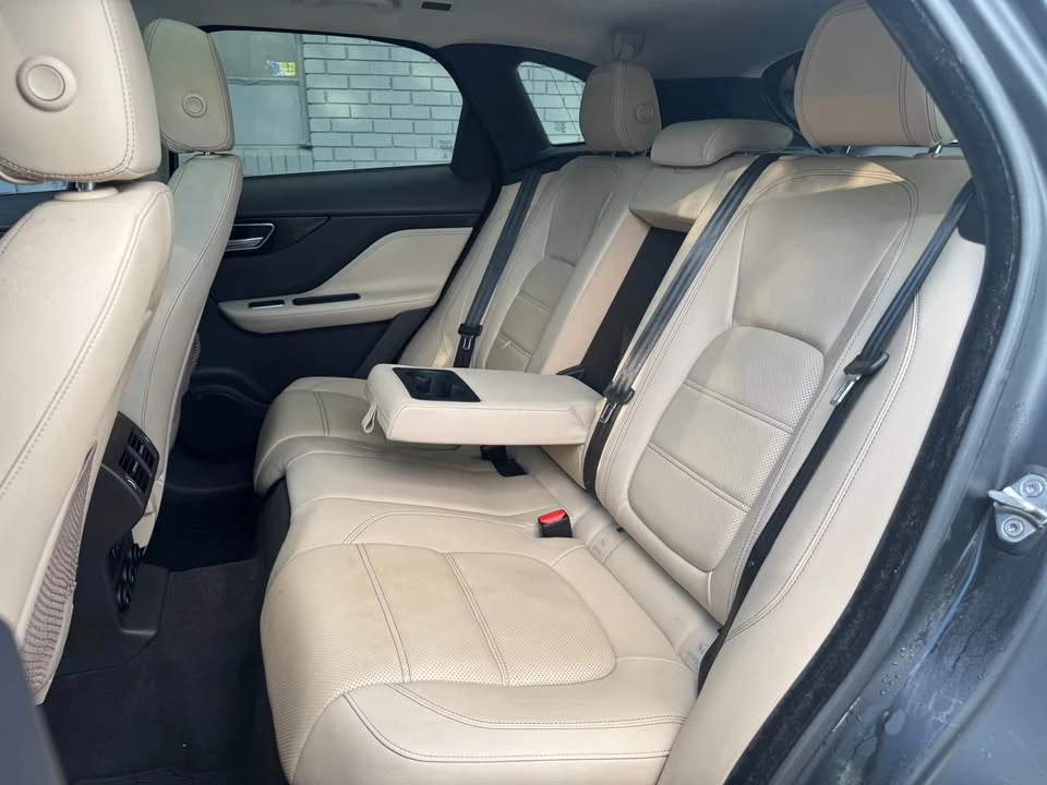 2018 Jaguar F-Pace - Image 11 of 15