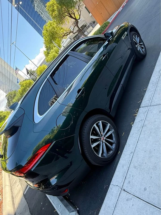 2018 Jaguar F-Pace - Image 2 of 6
